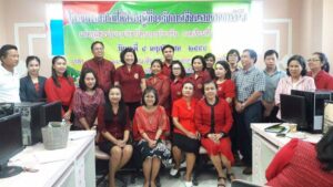 ภาพการดำเนินโครงการให้ความรู้เกี่ยวกับการเขียนรายงานการวิจัยสิ่งประดิษฐ์ประจำปีการศึกษา 2558